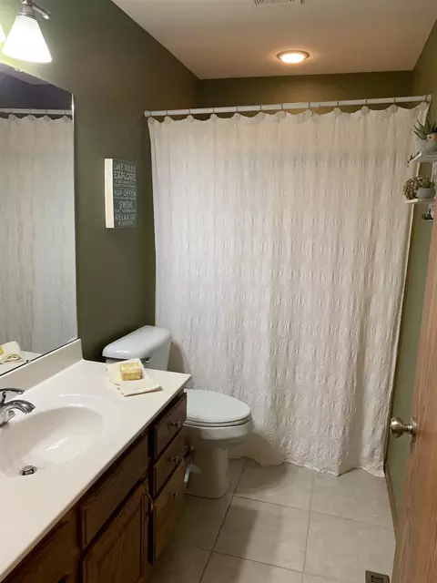 Bath - 1-150 R Perry Ct, Lanark, IL 61046 photo 3 of 4
