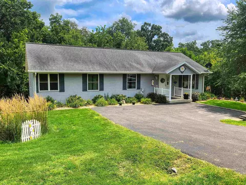 Exterior - 1-150 R Perry Ct, Lanark, IL 61046 photo 2 of 18
