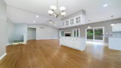 Living - 9337 River View Trl, Roscoe, IL 61073 photo 4 of 9