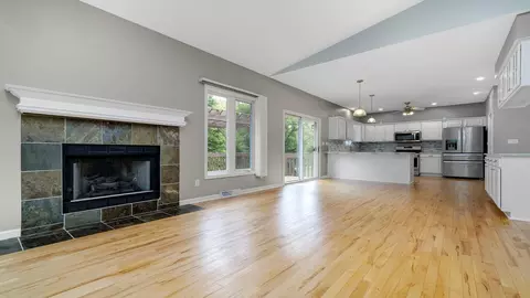 Living - 9337 River View Trl, Roscoe, IL 61073 photo 5 of 9