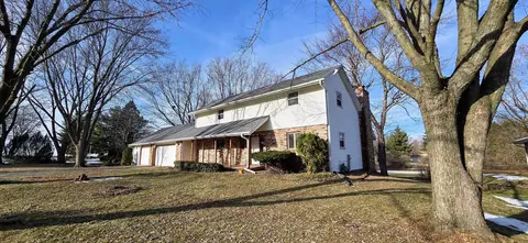 8231 Highview Dr, Winnebago, IL 61088 photo 2