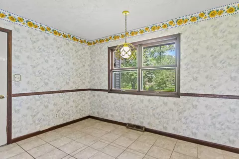 8231 Highview Dr, Winnebago, IL 61088 photo 16