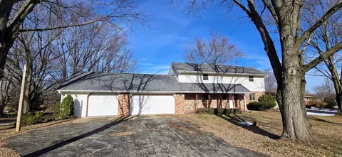 8231 Highview Dr, Winnebago, IL 61088