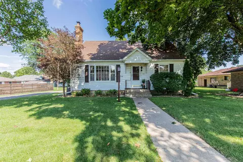803 14th Ave, Mendota, IL 61342