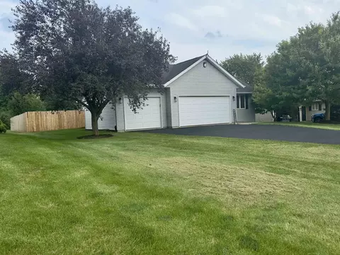 Exterior - 203 S Westview Dr, Lanark, IL 61046 photo 4 of 7