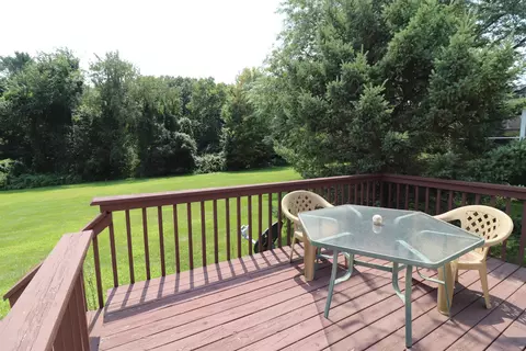 Exterior - 2209 Hillside Ct, Freeport, IL 61032 photo 5 of 8