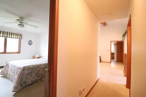 Entry Way - 2209 Hillside Ct, Freeport, IL 61032 photo 2 of 4
