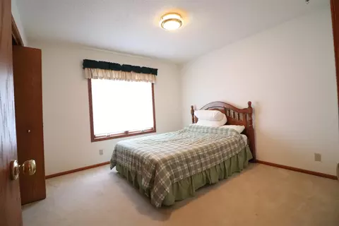 Bedroom - 2209 Hillside Ct, Freeport, IL 61032 photo 4 of 7