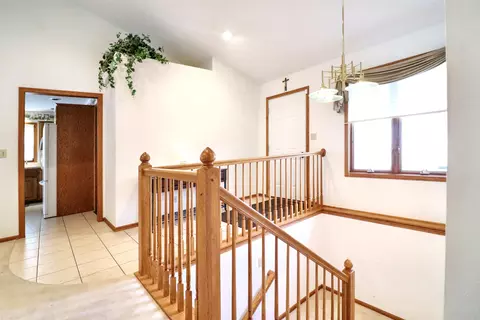 Entry Way - 2209 Hillside Ct, Freeport, IL 61032 photo 1 of 4