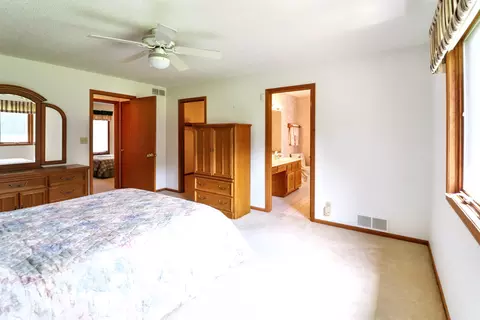 Bedroom - 2209 Hillside Ct, Freeport, IL 61032 photo 3 of 7