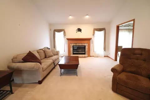 Living - 2209 Hillside Ct, Freeport, IL 61032 photo 3 of 3