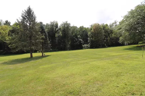 Exterior - 2209 Hillside Ct, Freeport, IL 61032 photo 8 of 8