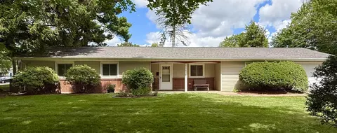 4000 Crestview Dr, Rockford, IL 61107