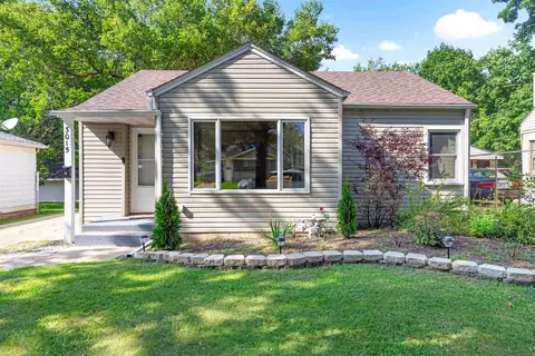 3015 Custer Ave, Rockford, IL 61101