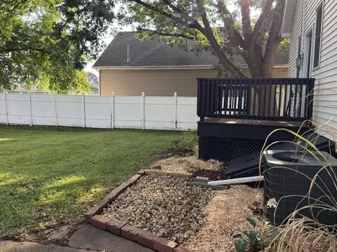 Exterior - 2116 1st St, Peru, IL 61354 photo 7 of 9