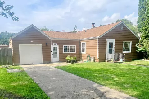 1264 Raymond St, South Elgin, IL 60177