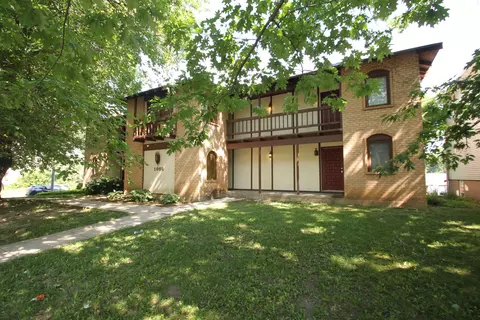 1602 E State St, Rockford, IL 61104