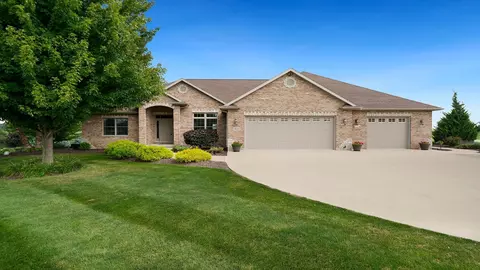 1815 White Pnes, Dixon, IL 61021