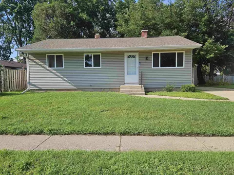 2008 Winters Dr, Loves Park, IL 61111