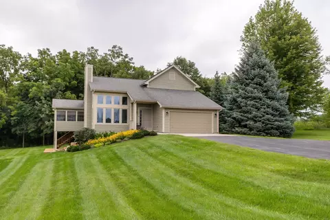 7 Signal Point Ln, Galena, IL 61036