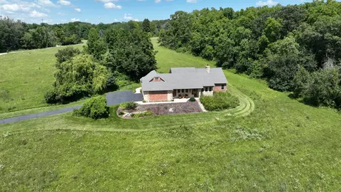 7822 Burr Oak Rd, Roscoe, IL 61073
