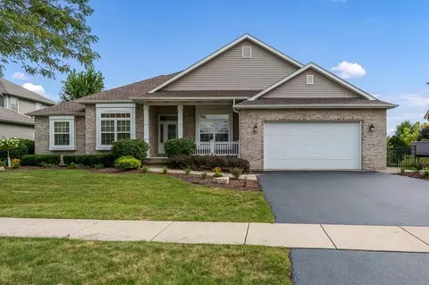 326 Davis Dr, Sycamore, IL 60178