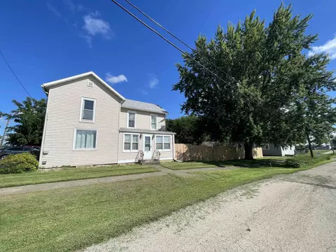 313 N Main St, Pearl City, IL 61062