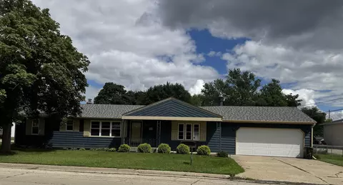 6117 East Dr, Loves Park, IL 61111