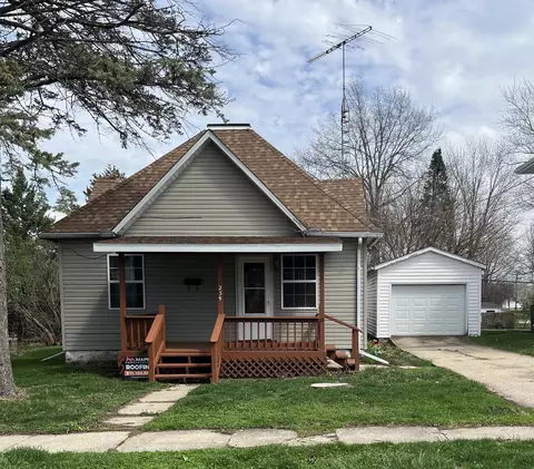 235 N Stockton St, Stockton, IL 61085