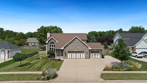 1850 Indian Springs Ct, Freeport, IL 61032