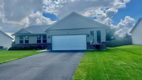 816 Acadia St, Roscoe, IL 61073