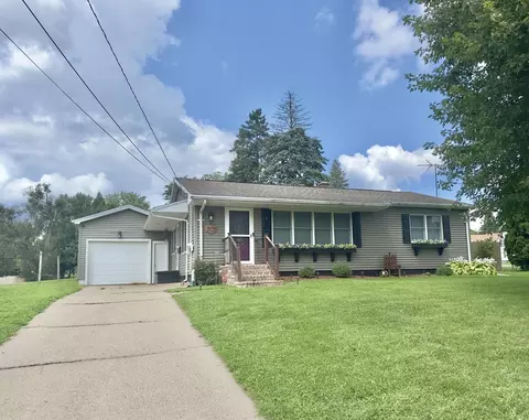 203 Ash Ave, Morrison, IL 61270