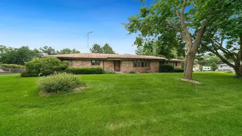 4932 Dellview Dr, Rockford, IL 61109