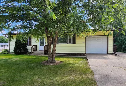 1304 11th Ave, Belvidere, IL 61008