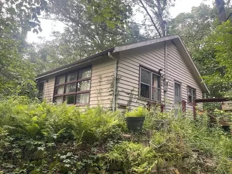 17813 Blair Rd, Pecatonica, IL 61063 photo 3