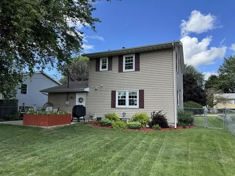 519 E 26th St, Sterling, IL 61081 photo 5