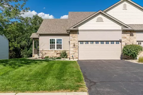 11761 River Hills Pkwy, Rockton, IL 61072