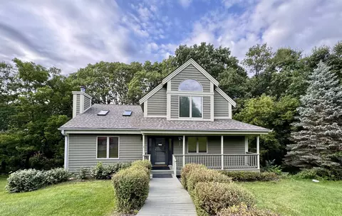 3 Hawthorn Ln, Galena, IL 61036