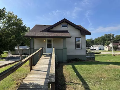 1407 Hawthorne Ave, Savanna, IL 61074