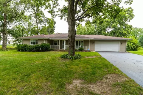 3096 E Water Rd, Byron, IL 61010 photo 2