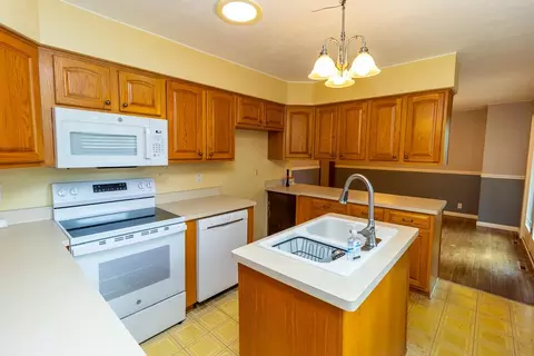 3096 E Water Rd, Byron, IL 61010 photo 8
