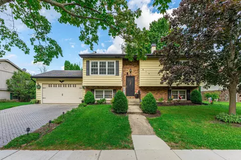 615 Park Dr, Marengo, IL 60152