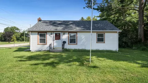 821 W Perry St, Belvidere, IL 61008