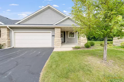 5720 Jackies Dr, Loves Park, IL 61111