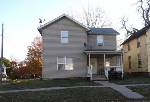 803 S Benton Ave, Freeport, IL 61032