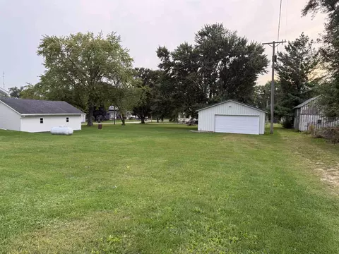 6310 High, Freeport, IL 61032 photo 25