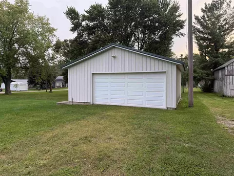 6310 High, Freeport, IL 61032 photo 27
