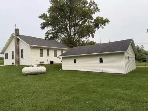 6310 High, Freeport, IL 61032 photo 24