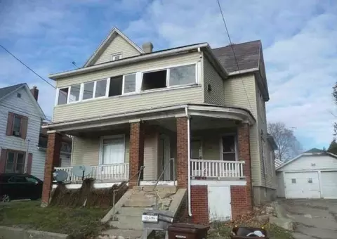 756-760 W Pleasant St, Freeport, IL 61032