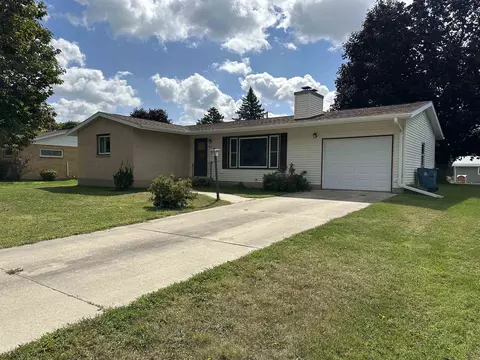 1635 Michigan, Savanna, IL 61074
